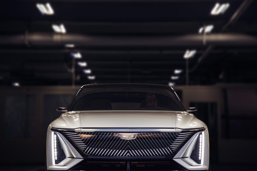  Cadillac Lyriq Show Car 2020 года  (фото 14 из 28)